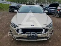 2019 Ford FUSION photo
