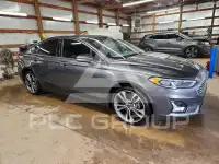2019 Ford FUSION photo