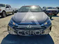 2019 Hyundai Elantra photo