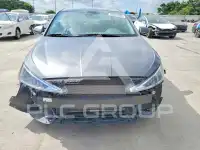 2019 Hyundai Elantra photo