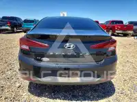 2019 Hyundai Elantra photo