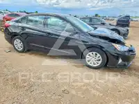 2019 Hyundai Elantra photo