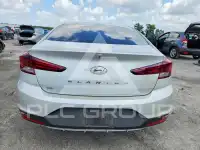 2019 Hyundai Elantra фото