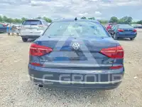 2019 Volkswagen Passat photo
