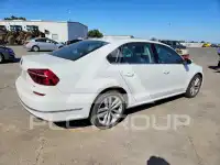2019 Volkswagen Passat photo