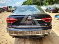 2019 Volkswagen Passat фото