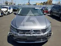 2019 Volkswagen Passat фото