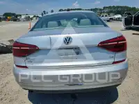 2019 Volkswagen Passat photo