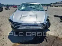 2019 Volkswagen Passat photo