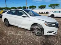 2019 Volkswagen Jetta фото