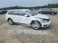2019 Volkswagen GOLF photo