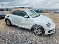 2019 Volkswagen BEETLE photo