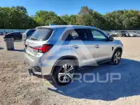 2020 Mitsubishi OUTLANDER photo