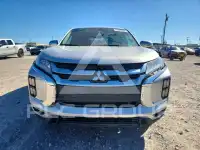 2020 Mitsubishi OUTLANDER photo