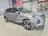 2020 Mitsubishi OUTLANDER photo