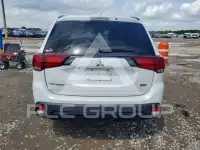 2020 Mitsubishi OUTLANDER photo
