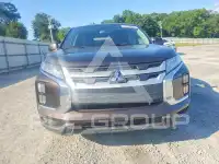 2020 Mitsubishi OUTLANDER photo