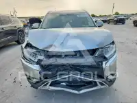 2020 Mitsubishi OUTLANDER photo