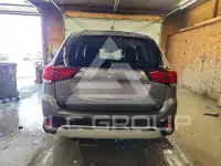2020 Mitsubishi OUTLANDER photo
