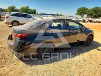 2020 Nissan VERSA фото