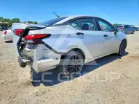 2020 Nissan VERSA photo