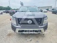 2020 Nissan TITAN photo