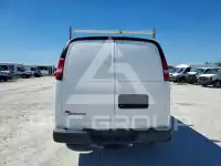 2020 Chevrolet Express фото