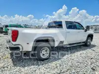 2020 Chevrolet Silverado photo
