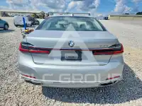 2020 BMW 740 photo