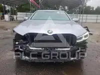 2020 BMW 750 photo