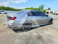 2020 BMW 750 фото