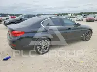 2020 BMW 530 фото