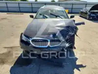 2020 BMW 330 photo