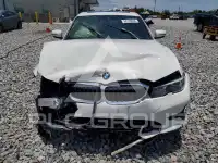 2020 BMW 330 photo