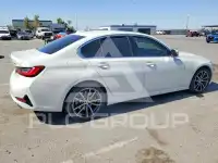 2020 BMW 330 photo