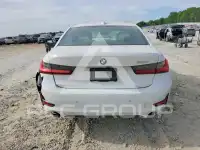 2020 BMW 330 photo