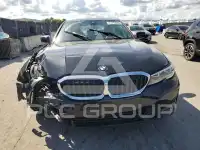 2020 BMW 330 photo