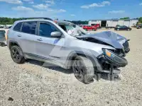 2020 Jeep CHEROKEE photo