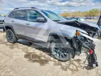 2020 Jeep CHEROKEE photo