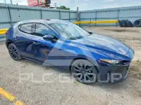 2020 Mazda 3 photo
