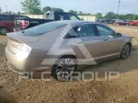 2020 Lincoln MKZ photo