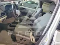 2020 Chrysler VOYAGER фото