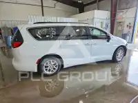 2020 Chrysler VOYAGER photo