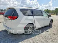 2020 Chrysler Pacifica photo