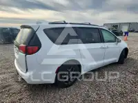 2020 Chrysler PACIFICA photo