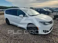 2020 Chrysler PACIFICA photo