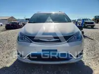 2020 Chrysler PACIFICA photo
