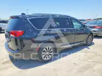 2020 Chrysler PACIFICA photo
