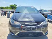 2020 Chrysler PACIFICA photo