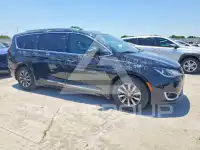 2020 Chrysler PACIFICA photo